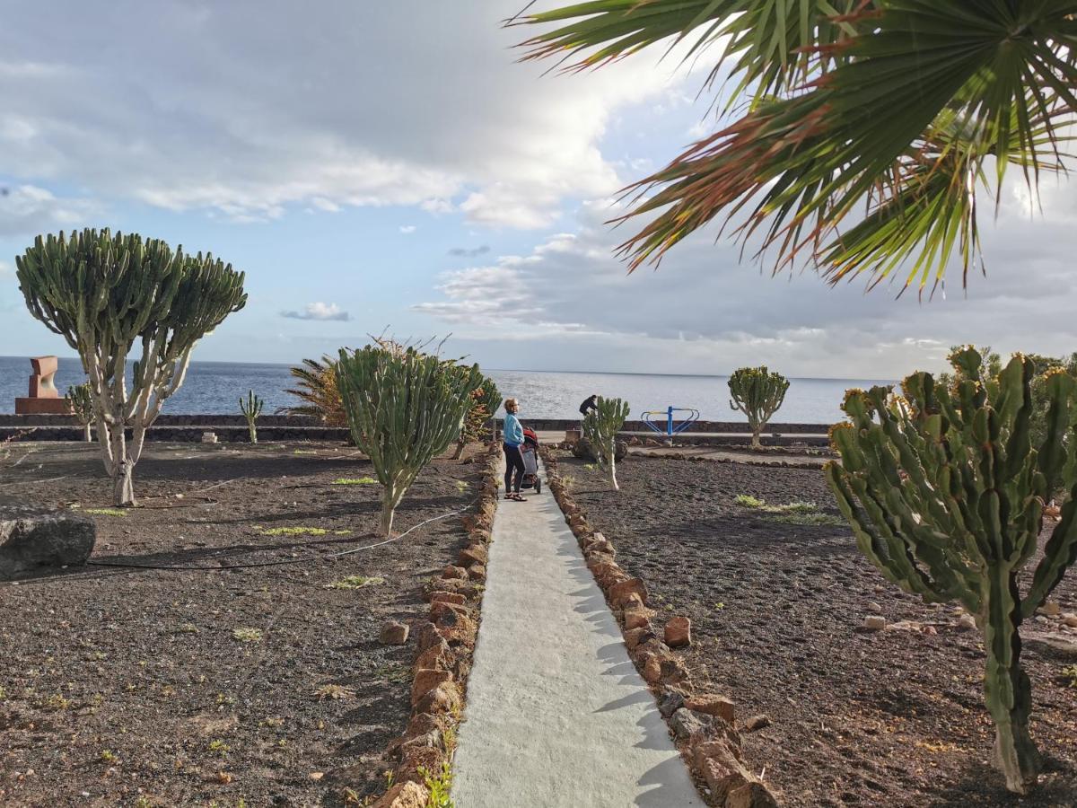 Calypso, Apartamento Completo Con Vistas Al Mar Y A La Piscina En Costa Teguise Exterior foto